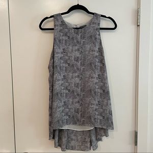 Vince Camuto Black and White High Low Blouse with pleated back Size Small